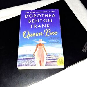 Queen Bee Paperback Novel by Dorthea Benton Frank 2019